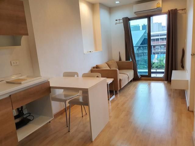 ให้เช่า CASA CONDO อโศก-ดินแดง ใกล้รถไฟฟ้า BTS อนุสาวรีย์ และ MRT พระราม 9 ตกแต่งครบพร้อมอยู่