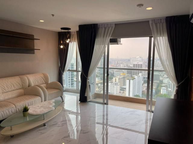 silom suite (สีลม สวีท) เฟอร์ครบ 49 ตร.ม.