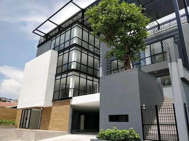 ให้เช่าสำนักงาน พื้นที่อยู่ชั้น 3  เป็นอาคารใหม่ ย่านศรีนครินทร์หน้าสวนหลวง ร. 9