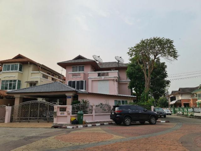 ขายบ้านเดี่ยว 3 ชั้น หมู่บ้านเอกสิน 3
