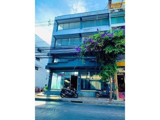 ให้เช่าโชว์รููม 4 ชั้น 2 คูหา ซอยลาดพร้าว 122