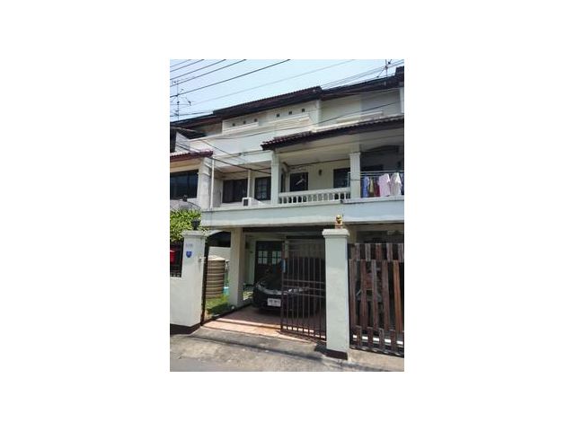 ให้เช่าทาวน์โฮม 2 ชั้น ซอยลาดพร้าว 128/1