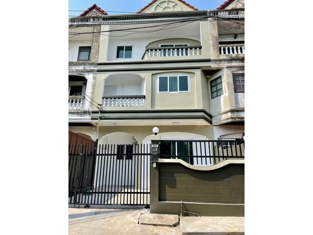 ให้เช่าทาวน์เฮาส์ 3ชั้น พัฒนาการ65 ใกล้ห้างซีคอน