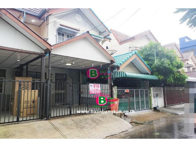 ทาวน์เฮาส์ 2 ชั้น โครงการ พกบัณฑิตแลนด์แอนเฮ้าส์ เนื้อที่ 17.1 ตรว. ลำลูกกา ปทุมธานี