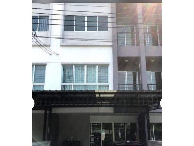 ให้เช่าทาวน์โฮม 3 ชั้น บ้านลุมพินี ศรีนครินทร์