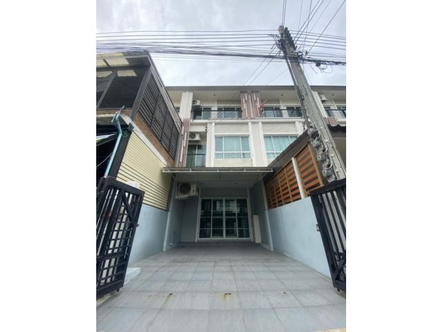 ให้เช่า ทาวน์โฮม 3 ชั้น โครงการเดอะแพลนท์ ซิตี้ นวมินทร์