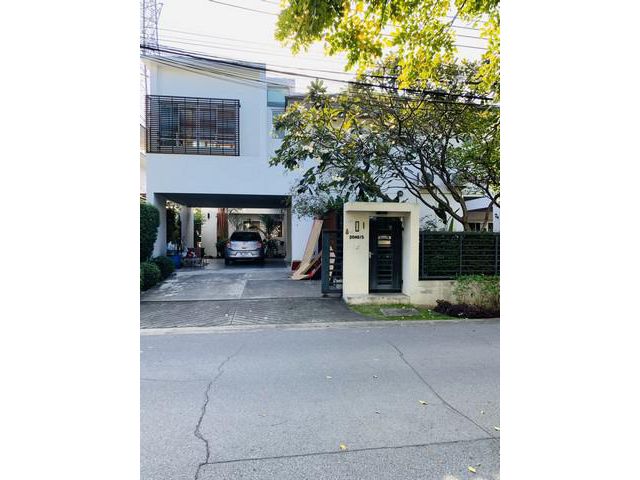 ให้เช่าบ้านเดี่ยว ถนนพัฒนาการ สระว่ายน้ำส่วนตัว