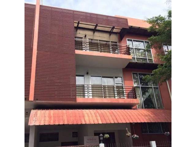 รหัสทรัพย์ B0100 ทาวน์โฮม ลาดพร้าว87 แยก 10