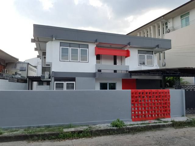 ให้เช่าบ้านเดี่ยวเสนานิเวศน์1 (ประเสริญมนูกิจ18) ถนนเกษตร-นวมินทร์ เนื้อที่ 80ตรว 250ตรม 3น้ำ 4น้ำ      ติดต่อคุณ สมศัก