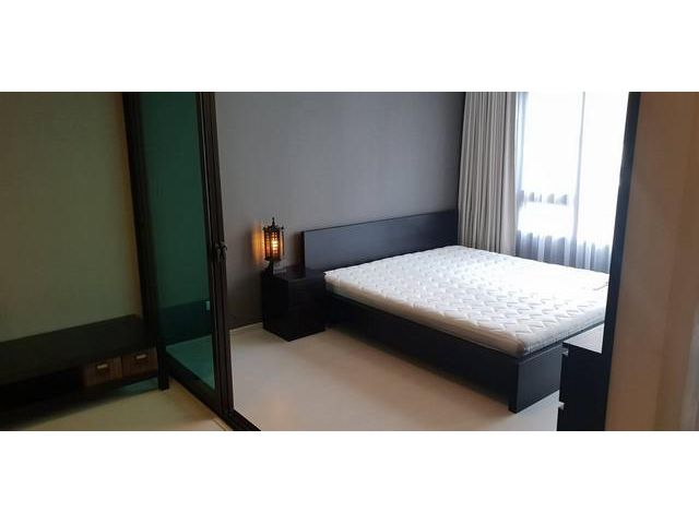 Condolette Pixel Sathorn  ถนนเย็นอากาศ