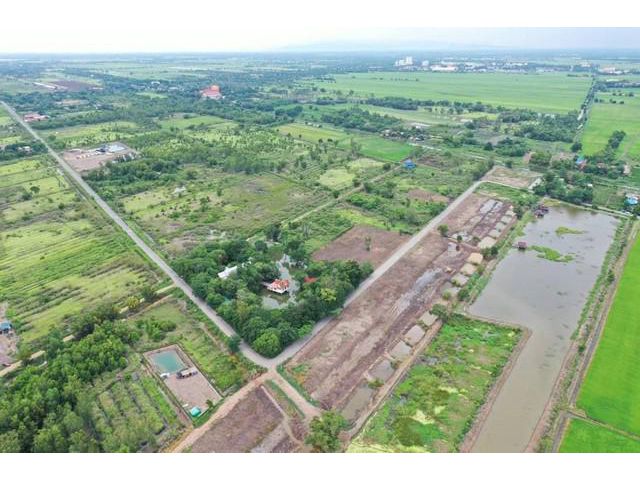 ที่ดินริมน้ำ ใกล้องครักษ์ คลอง 15 นครนายก