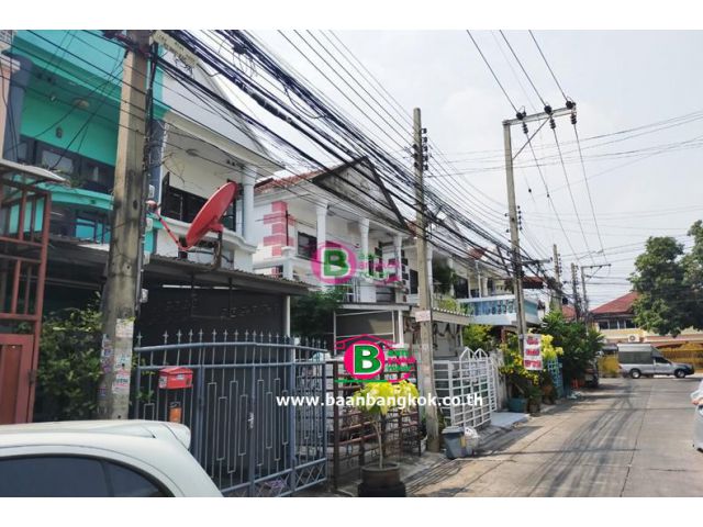ทาวน์เฮาส์ 2 ชั้น โครงการธนวรรณ เนื้อที่ 16 ตรว. ถนนพหลโยธิน เขตสายไหม
