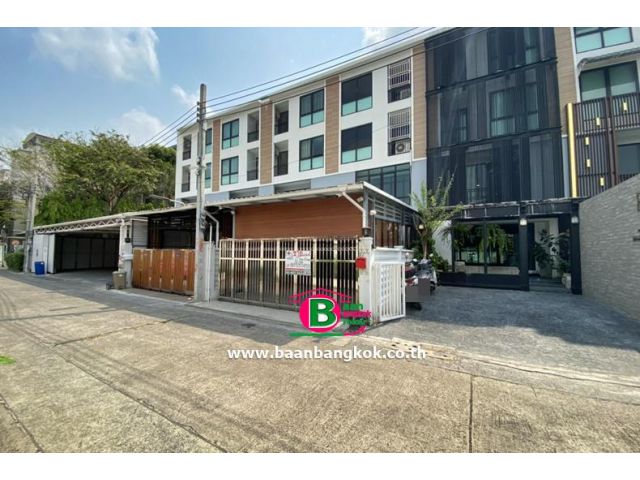 โฮมออฟฟิศ 4 ชั้น โครงการ ไดมอนด์วิลล์ ลาดพร้าว 71 เนื้อที่ 37 ตรว. มี 6 ห้องนอน 6 ห้องน้ำ วังทองหลาง