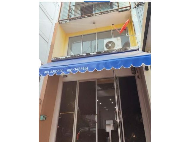 ให้เช่าอาคารพาณิชย์ นครอินทร์เฮ้าส์ ซอยสุภาพงษ์1 อ่อนนุ46 ถนนศรีนครินทร์  350ตรม 6นอน 4น้า จอดรถ 1คัน     ติดต่อคุณ สมศั