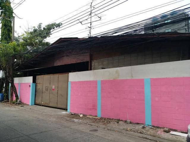 ขายโกดังพร้อมผู้เช่า  สุขุมวิท 101/1 ย่านวชิรธรรมใกล้รถไฟฟ้าBTSอุดมสุข 186ตรว 750ตรม 19เมตร x 39เมตร     ติดต่อคุณ สมศัก