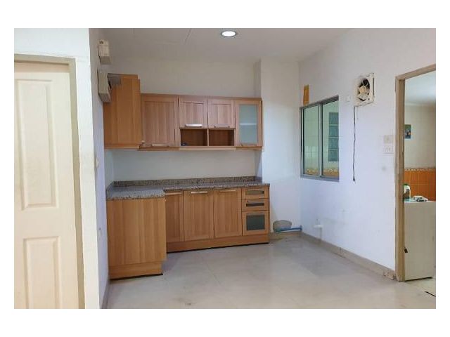 ขายทาวน์โฮม ม.บ้านกลางเมือง ต. บางแก้ว สมุทรปราการ