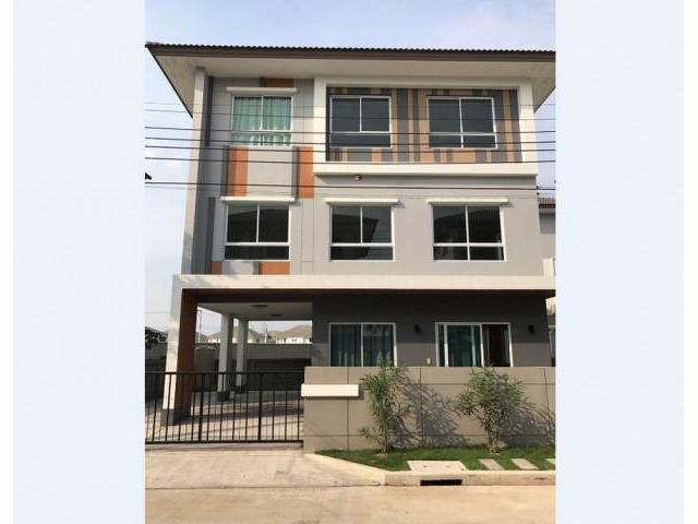 ให้เช่าบ้านเดี่ยว 3 ชั้น หมู่บ้าน คาซ่า พรีเมี่ยม พระราม 2 ถ.คู่ขนานกาญจนาภิเษก สภาพใหม่ พร้อมอยู่