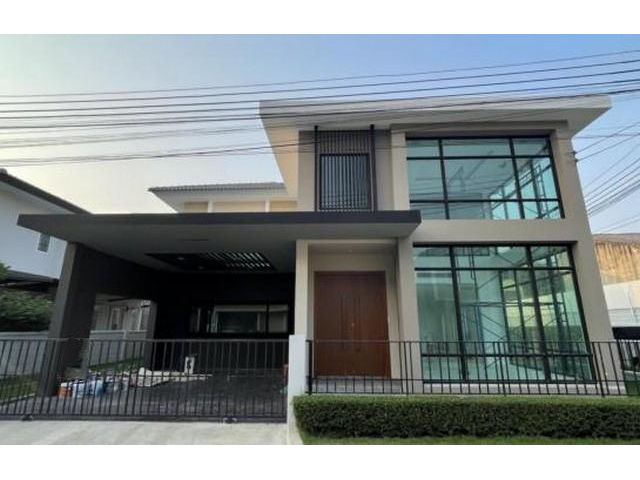 ขายบ้านเดี่ยว เซนโทร สุขสวัสดิ์-พระราม 3 เนื้อที่ 65ตรว 300ตรม 5นอน 4น้ำ จอดรถ 2คัน      ติดต่อคุณ สมศักดิ์ Tel: 098268