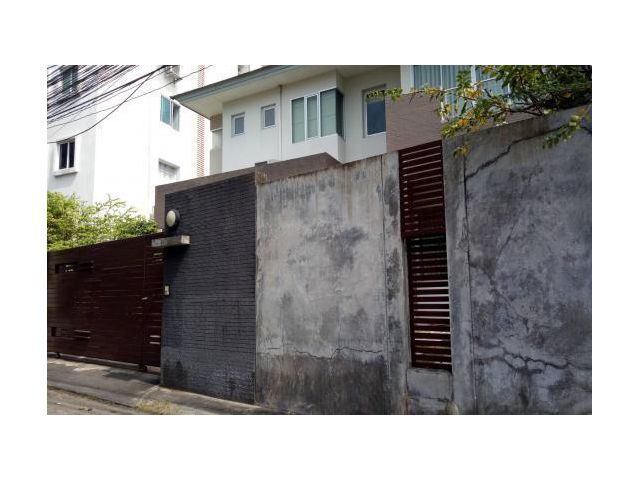 ขายบ้านเดี่ยว2ชั้น 100 ตร.ว. ย่านลาดพร้าว