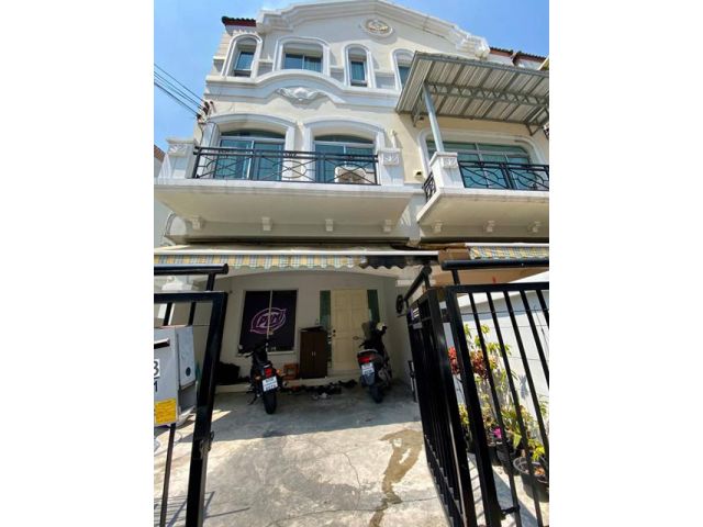 บ้านหลังมุม 3ชั้น บ้านกลางเมือง สวิสทาวน์ ม.เกษตร