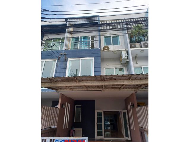 ให้เช่าและขายทาวน์โฮมม.กรีนิช (ถ.รามอินทรา76 ติดแมคโคร) ให้เช่า 22,000 บ/ด โทร 093-9594717