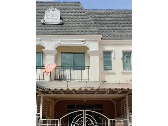 ขายทาวน์โฮม 2 ชั้น บ้านปริญลักษณ์วงเวียนพระราม5
