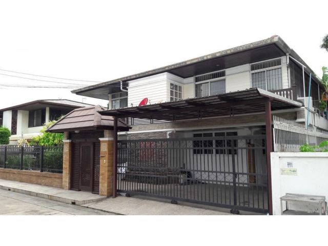 PL16 ขายบ้านเดี่ยว 2 ชั้น พร้อมผู้เช่า หมู่บ้านคลองตันนิเวศน์ สุขุมวิท 71 ซอยปรีดี พนมยงค์ 42