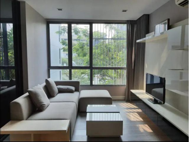 HOT PRICE ให้เช่าคอนโด The Room Sukhumvit 40 ชั้น 4 วิวสวน ใกล้ BTS เอกมัย