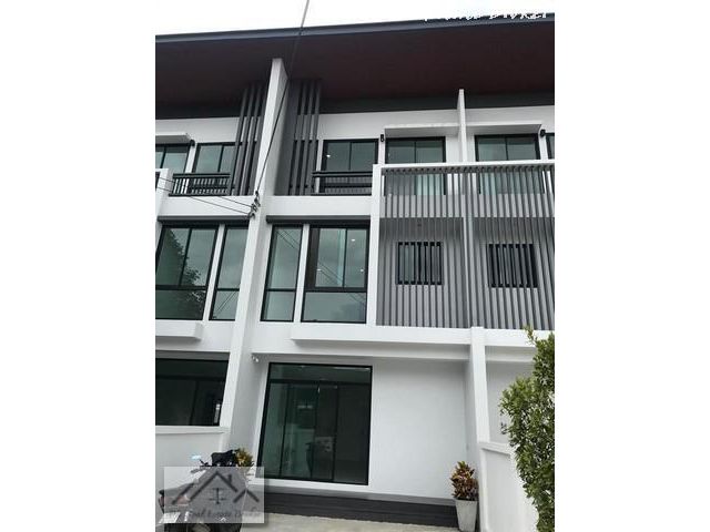 ให้เช่าทาวน์โฮม 3 ชั้น Cozy สตรีวิทยา2 ลาดพร้าว
