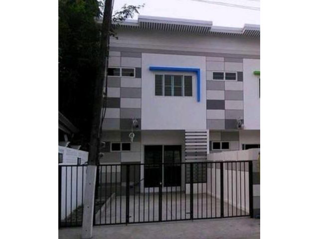 T01175 ให้เช่าทาวน์เฮ้าส์ 2 ชั้น หมู่บ้านสินธนา