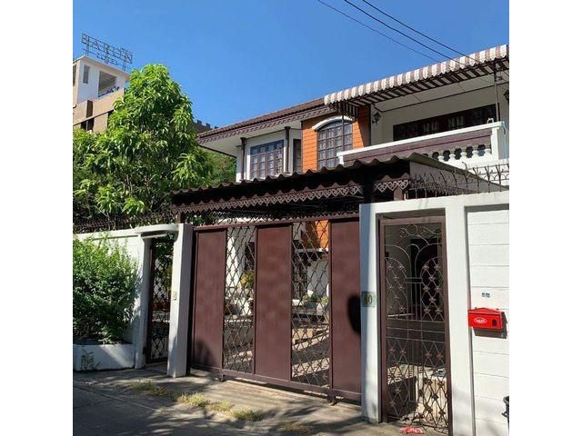 ให้เช่าบ้านเดี่ยว 2 ชั้นรีโนเวทใหม่