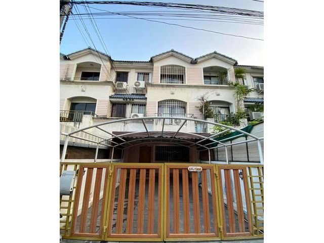 ให้เช่าทาวน์เฮ้าส์3ชั้น บ้านกลางเมืองพระราม9 ซอย43