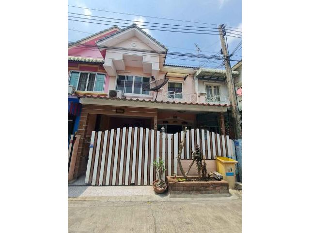รหัสทรัพย์ B4878 ให้เช่าทาวน์เฮาส์ 2 ชั้น หมู่บ้านลัลลี่วิลล์ ลำลูกกา คลอง3 พร้อมเฟอร์