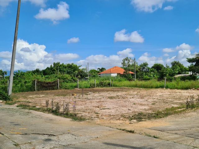 BSRP0032 ขายที่ดินแปลงสวย   พร้อมเอกสารสิทธฺ์โฉนด   ที่ดินทำเลสวย  ขนาดพื้นที่ 50 ตารางวา   ขายราคา 480,000  บาท