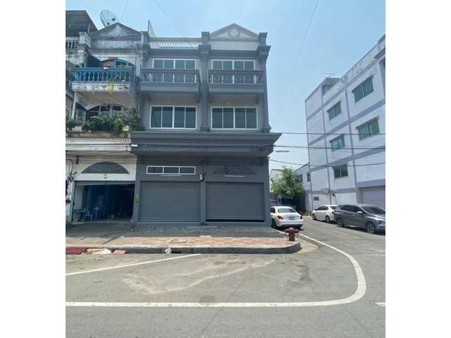 ให้เช่า อาคารพานิชย์ 3 ชั้น มีดาดฟ้าและชั้นลอย