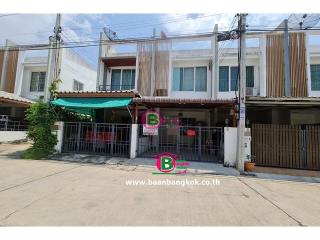 ทาวน์เฮาส์ 2 ชั้น โครงการ สบาย สบาย เนื้อที่ 19 ตรว. ถนนสายเอเชียอยุธยา-กรุงเทพฯ อ.เมือง จ.อยุธยา