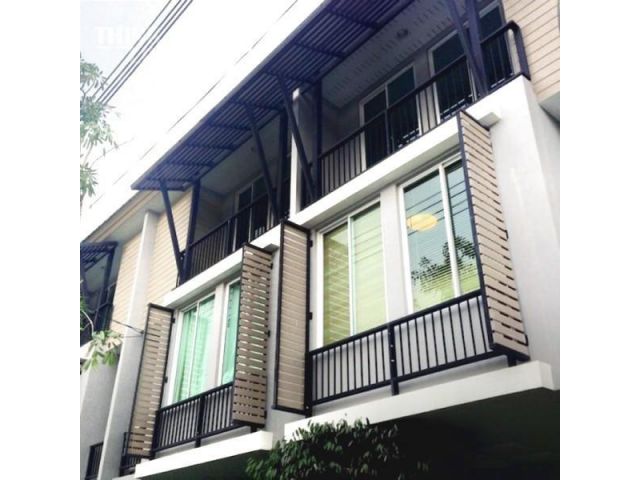 PPM14 ให้เช่าทาวน์โฮม 3 ชั้น Areeya Mandarina อารียา แมนดารินน่า ติดถนนใหญ่ในซอยสุขุมวิท 77 พร้อมเข้าอยู่ มีเฟอร์นิเจอร์