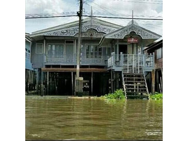 ขายด่วนบ้านริมคลองบางกอกน้อย นนทบุรี