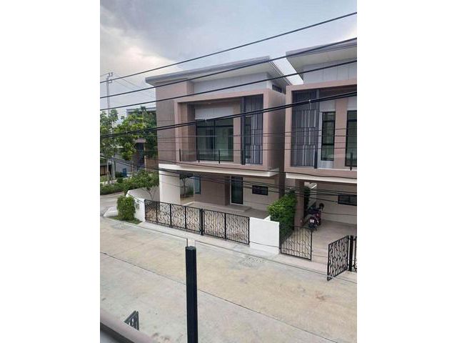 ให้เช่าบ้านแฝด ใกล้เซ็นทรัลเวสเกต S Gate Premium