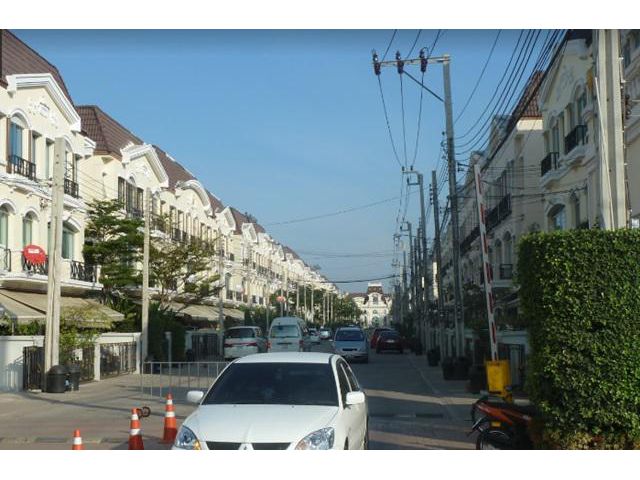 บ้านหรูยุโรป 3ชั้น 3นอน เฟอร์ครบ 25 ตรว. 2จอดรถ