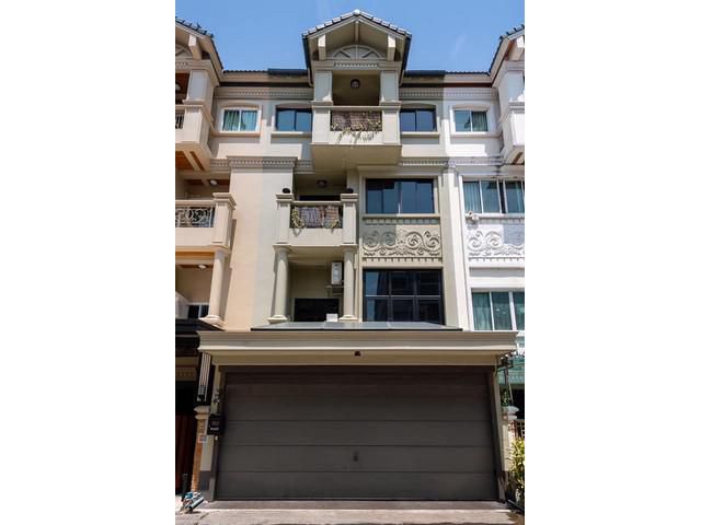 ขายทาวน์โฮม 4ชั้น ถนนนางลิ้นจี่ พระราม3