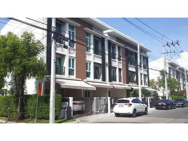 ให้เช่าทาวน์โฮม 3ชั้นโครงการบ้านกลางเมือง พระราม9