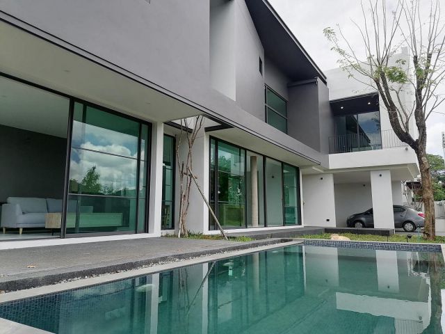 ขายบ้านสร้างใหม่ PoolVilla ใน​หมู่บ้าน​วังตาล พื้นที่ใช้สอย​ 324​ ตร.ม. ราคา 6.95ล้านจ.เชียงใหม่