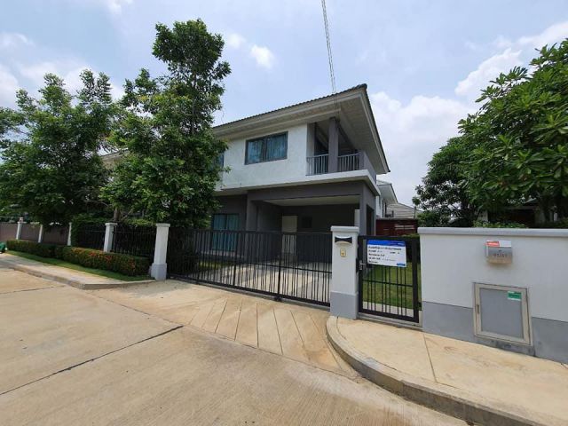 ขายบ้านพร้อมที่ดิน โครงการเพอร์เฟคเพลส แจ้งวัฒนะ 2  เนื้อที่ 52.8 ตรว. 3  ห้องนอน 2  ห้องน้ำ 1 ห้องครัว 2  ที่จอดรถ