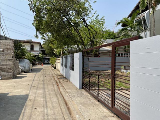 ให้เช่าบ้านเดี่ยว2ชั้นรีโนเวทใหม่ ง ใกล้ARLรามคำแหง ใกล้แยกคลองตันย่านรามคำแหง