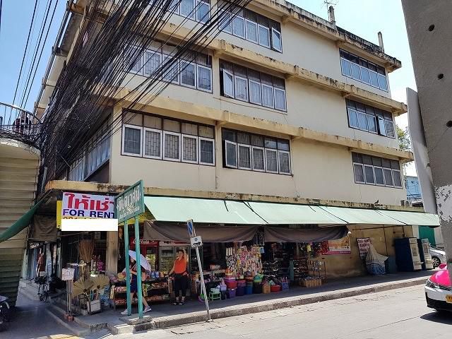รหัส B0577 ตึกแถวติดถนนใหญ่ สุขุมวิท71 ใกล้BTSพระโขนง   พื้นที่ :  16 ตร.ว.   พื้นที่ใช้สอย 70 ตร.ม.