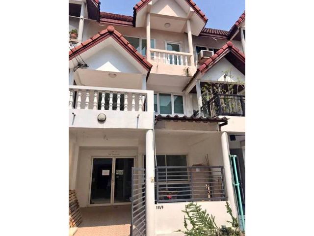 รหัส B0563 โฮมออฟฟิศ ทาวน์เฮ้าส์ ให้เช่า ใหม่ 3 ชั้น ตั้งอยู่บนสุขุมวิท66/1 25 ตรว 3 ชั้น 4 นอน 3 น้