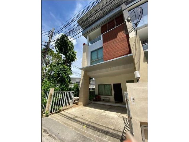 ให้เช่าทาวน์โฮม 3 ชั้น ภัทรโมทาวน์ แจ้งวัฒนะ 19