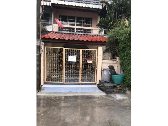 รหัส B0602 ทาวน์เฮ้าส์ให้เช่า ซอยลาซาล 23 ถนนบางนาตราด เขตบางนา  พื้นที่ :  19 ตร.ว.   3 ห้องนอน   2
