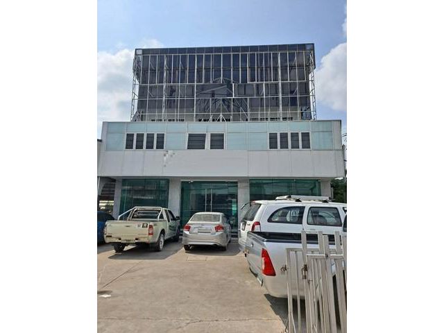 ให้เช่าอาคาร 4ชั้น ติดถนนรามอินทรา เหมาะทำศูนย์บริการและโฮมออฟฟิศ